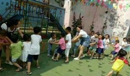 幼儿园小孩爆料爸妈视频,爸妈视频里的温馨瞬间